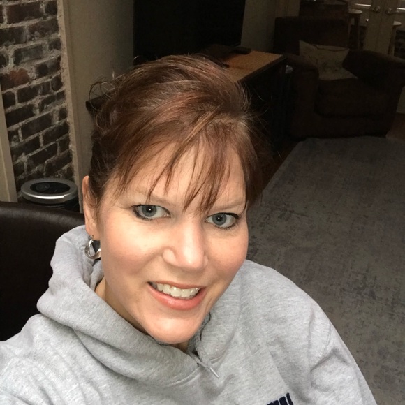 Meet your Posher, Brenda - Picture 1 of 1